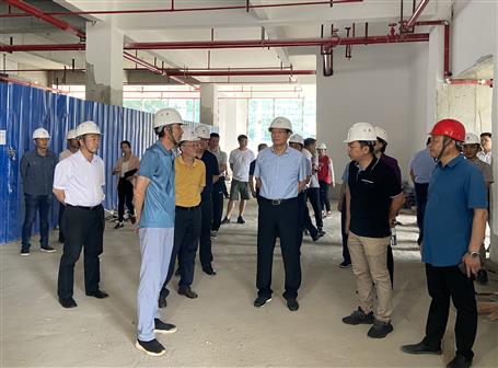 鄭俊康等柳州市領(lǐng)導(dǎo)到公司承建的項目檢查