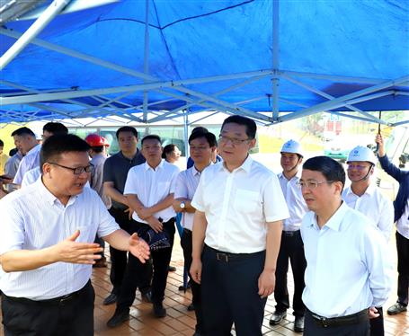柳州市委書記吳煒、市長張壯到公司項目調研指導