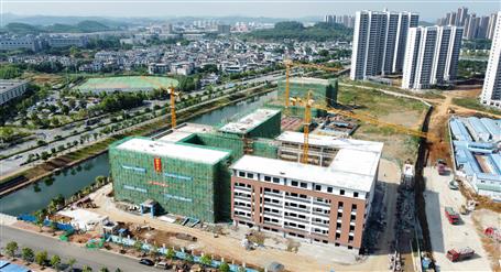 【提升“三力” 爭創(chuàng)佳績】明德中學項目：掛圖作戰(zhàn) 全力推進